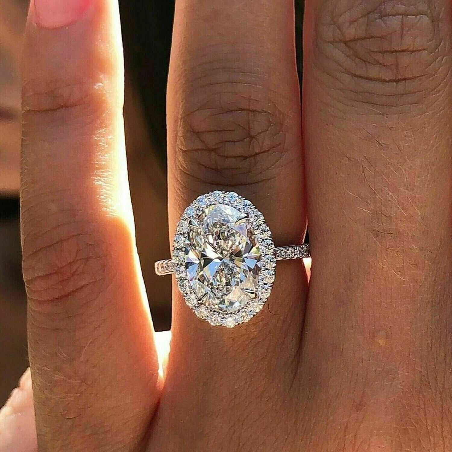 The Étoile Oval Moissanite Halo Ring